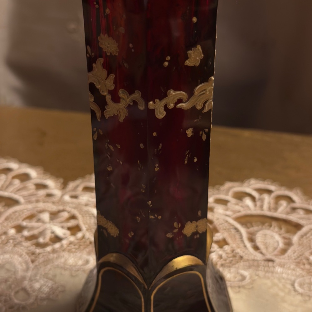 Vintage Ruby Red and Gold Glass Decorative Vase - Picture 4 of 8